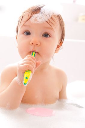 Zahngesundheit - Für Babys gibt es spezielle Zahnbürsten